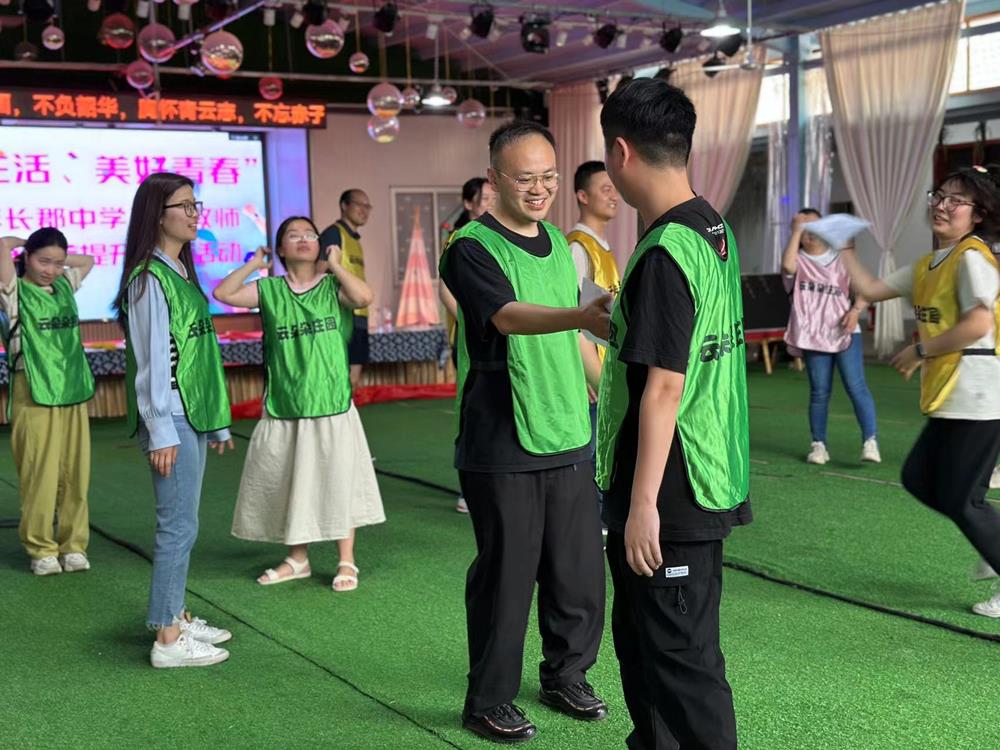 a286ec7a351b44f8a8a34f0e7ace1582.jpg a286ec7a351b44f8a8a34f0e7ace1582.jpg