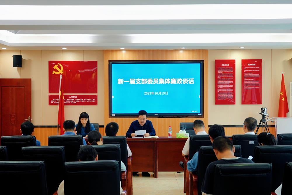 2d89e7a3b6b34457add1511973dd131d.jpg 2d89e7a3b6b34457add1511973dd131d.jpg