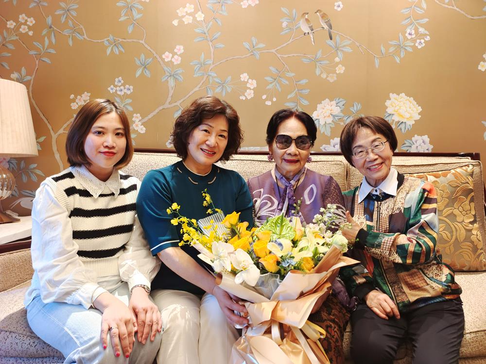 a09e25e161c849b5873bb31b0ae1049a.jpg a09e25e161c849b5873bb31b0ae1049a.jpg