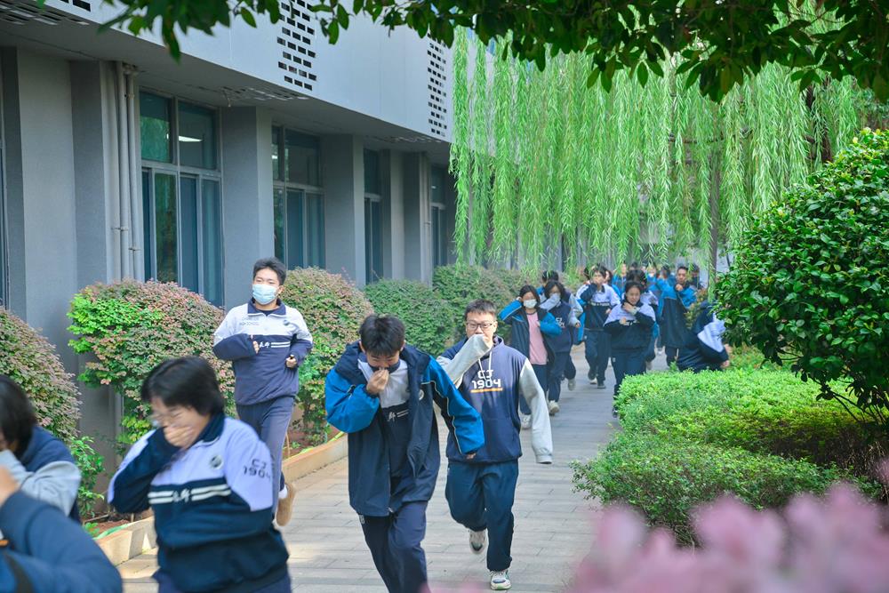 a40d29dda11c4d31abf1b5427f24df06.jpg a40d29dda11c4d31abf1b5427f24df06.jpg