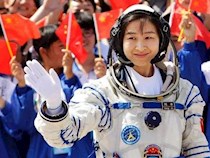 【2020下期国旗下讲话】第十五周：与时代同行　与梦想同行