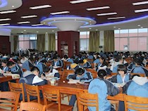 高一年级举行硬笔书法比赛